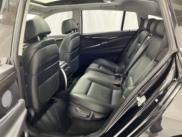 Thumbnail: 2016 BMW 5 Series - 24