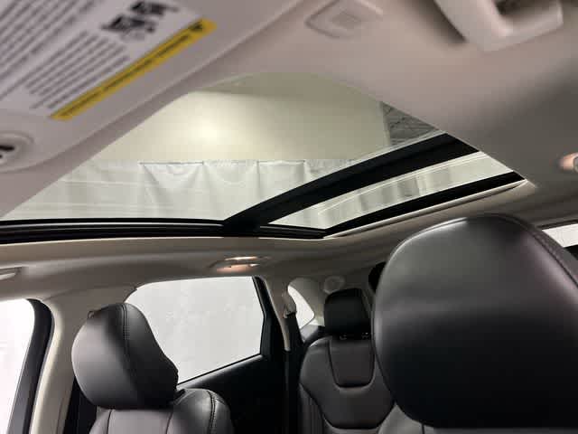 Thumbnail: 2019 Ford Edge - 23