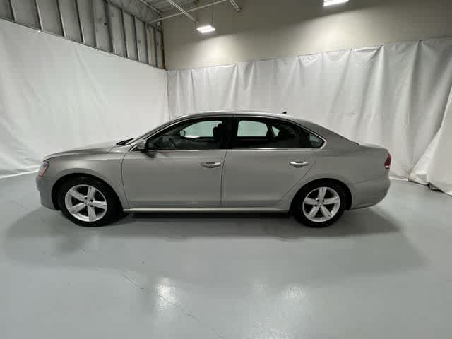 Thumbnail: 2013 Volkswagen Passat - 10