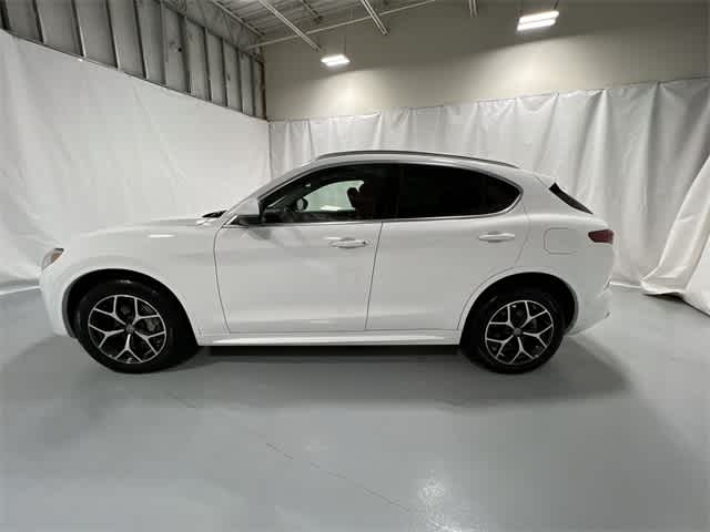 Thumbnail: 2021 Alfa Romeo Stelvio - 11