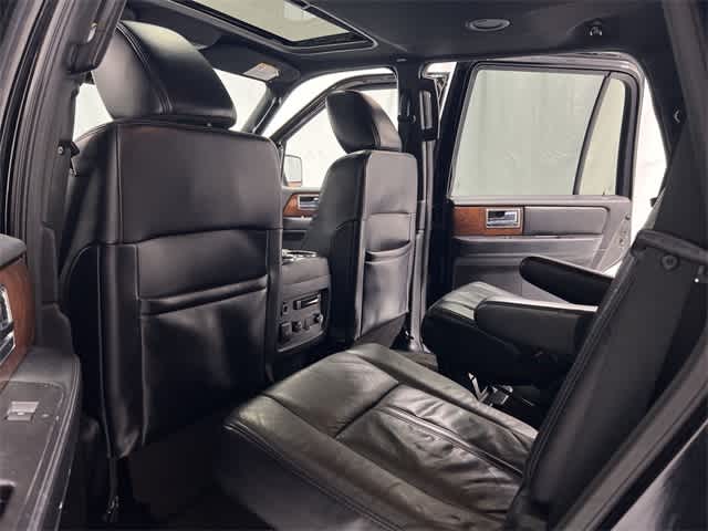 Thumbnail: 2016 Lincoln Navigator - 24
