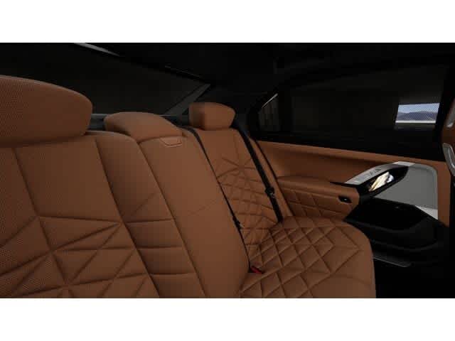 2025 BMW 7 Series 740i xDrive 12