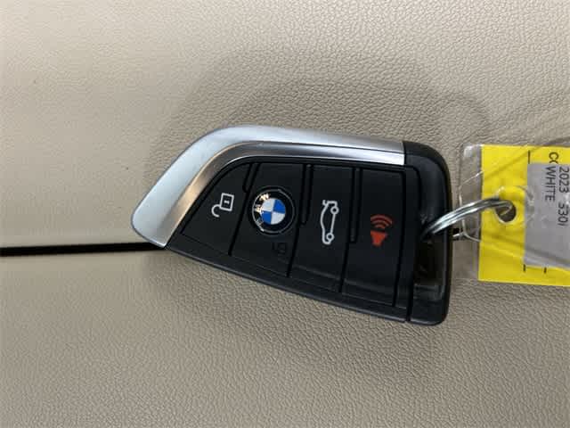 Thumbnail: 2023 BMW 5 Series - 33