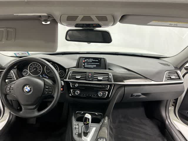 Thumbnail: 2017 BMW 3 Series - 20