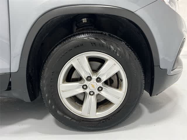 Thumbnail: 2019 Chevrolet Trax - 18