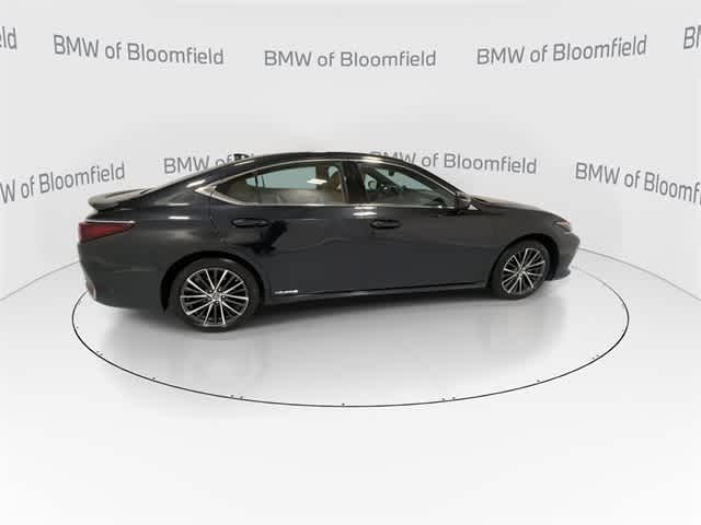 Thumbnail: 2022 Lexus ES - 8