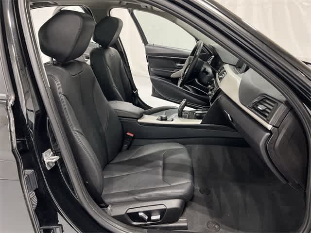 Thumbnail: 2017 BMW 3 Series - 26