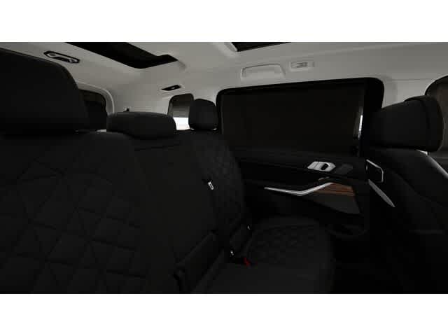 Thumbnail: 2026 BMW X7 - 13