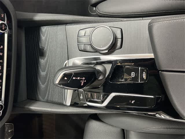 Thumbnail: 2023 BMW 5 Series - 30