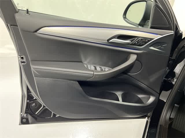 Thumbnail: 2025 BMW X4 - 35