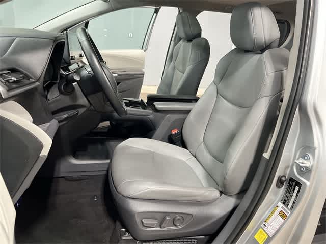 Thumbnail: 2021 Toyota Sienna - 22