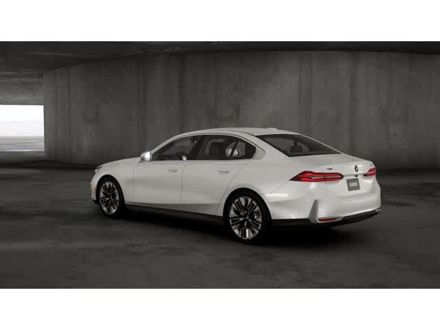 Thumbnail: 2026 BMW 5 Series - 2