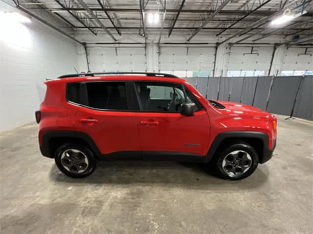Thumbnail: 2017 Jeep Renegade - 15