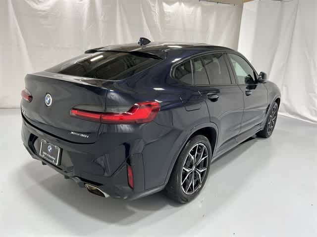 Thumbnail: 2023 BMW X4 - 14