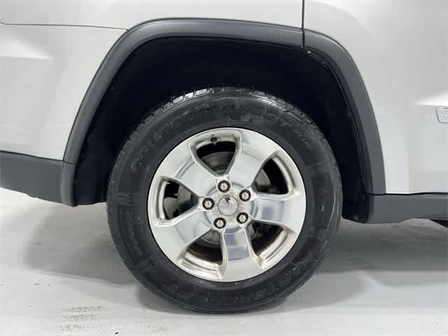 Thumbnail: 2012 Jeep Grand Cherokee - 18