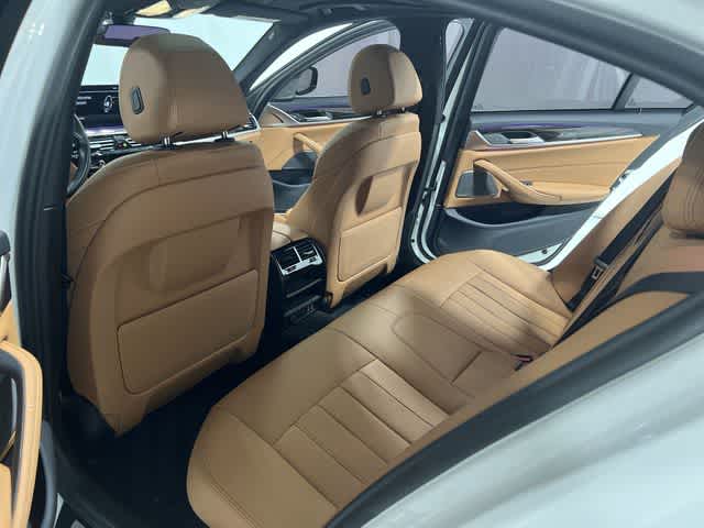 Thumbnail: 2023 BMW 5 Series - 24
