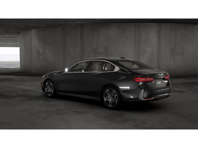 Thumbnail: 2026 BMW 5 Series - 2