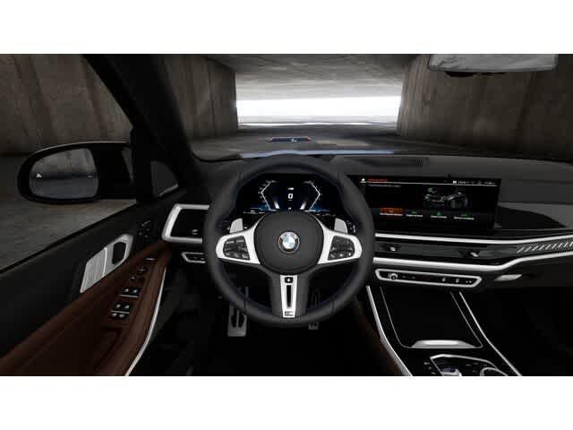 Thumbnail: 2026 BMW X7 - 13