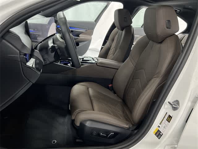 Thumbnail: 2025 BMW i5 - 21