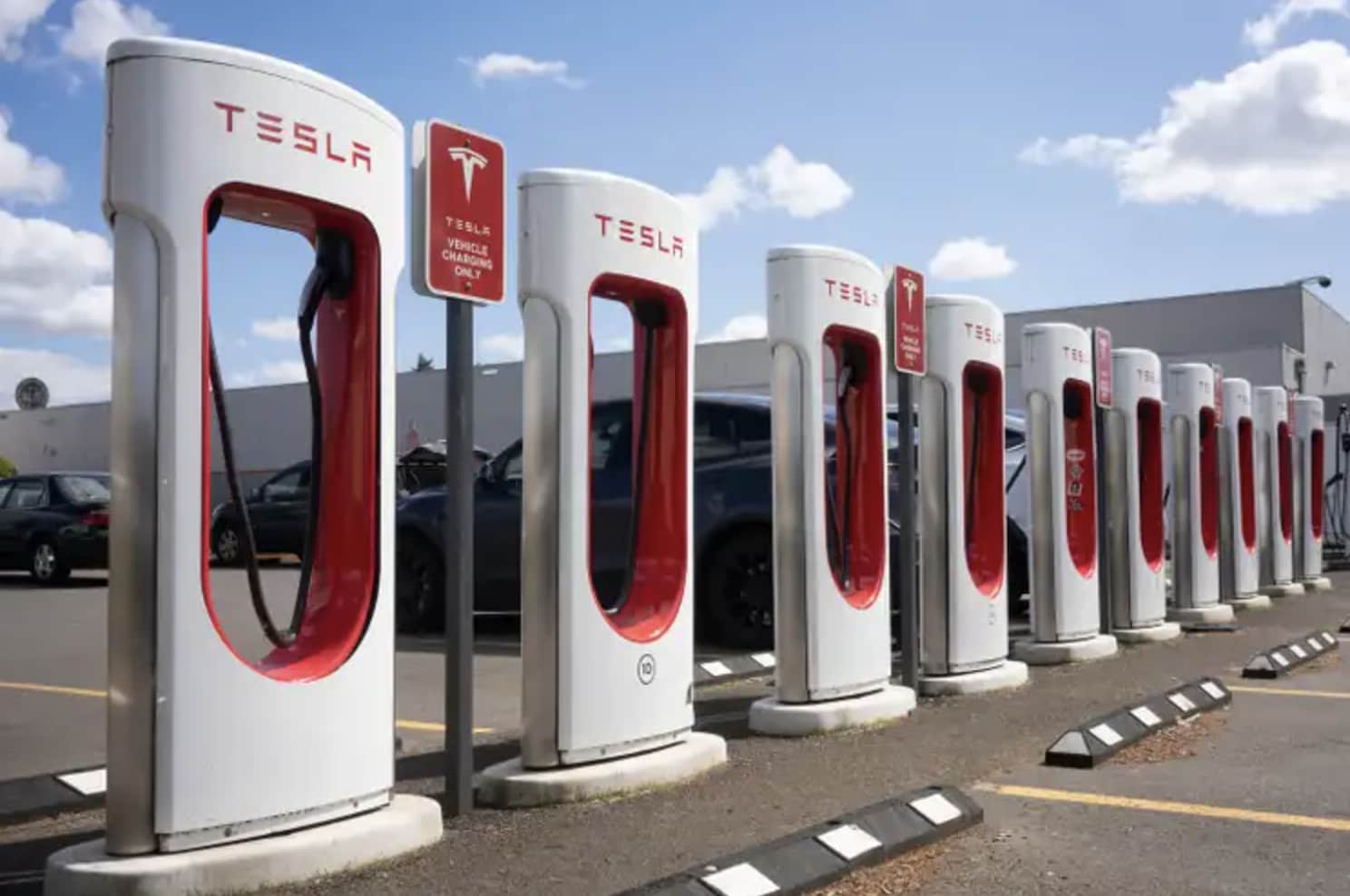 BMW Electric Vehicles Will Soon Be Compatible with Tesla Supercharging