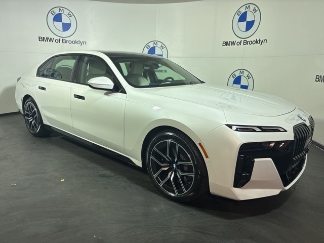 2026 BMW 740i Sedan 