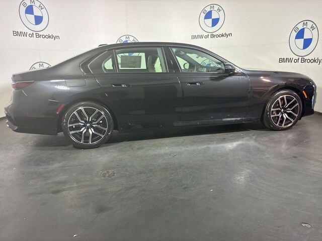 2026 Bmw 760i xDrive photo 2