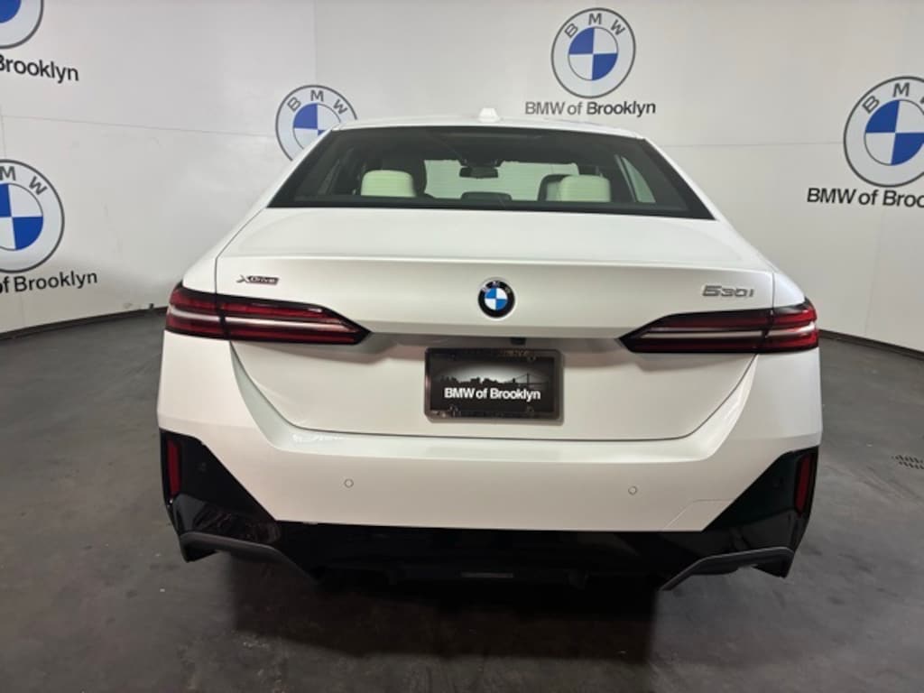 New 2026 BMW 530i xDrive Sedan