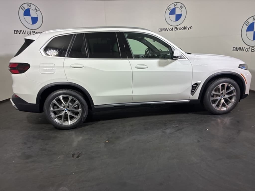 New 2026 BMW X5 xDrive40i SUV