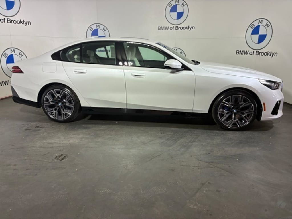 New 2026 BMW 530i xDrive Sedan