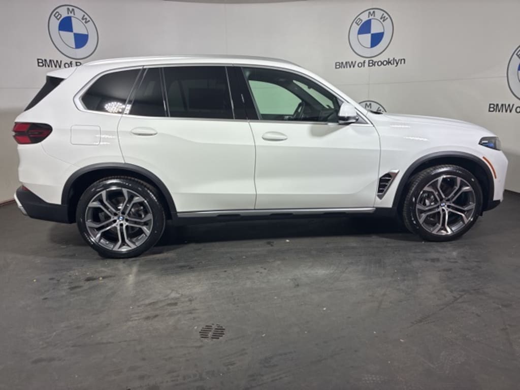 New 2026 BMW X5 xDrive40i SUV