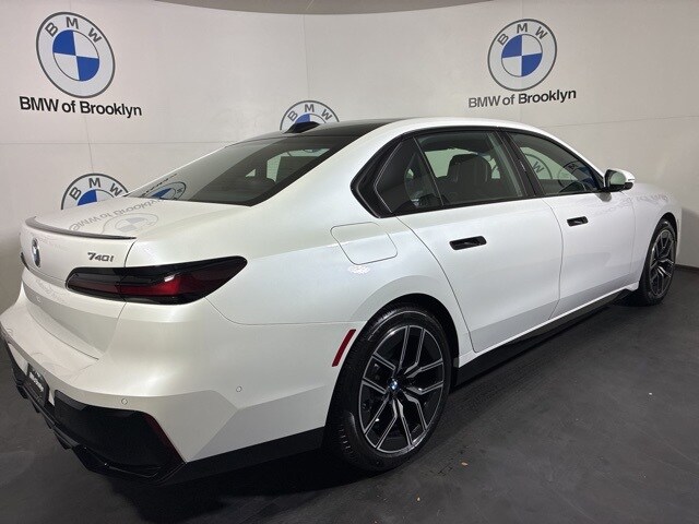 2026 Bmw 740i xDrive photo 3
