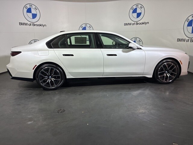 2026 Bmw 740i xDrive photo 2