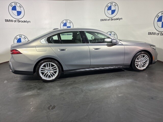 2025 Bmw 530i xDrive photo 2