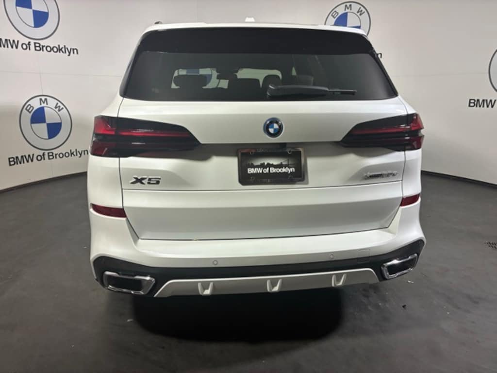 New 2026 BMW X5 PHEV xDrive50e SUV