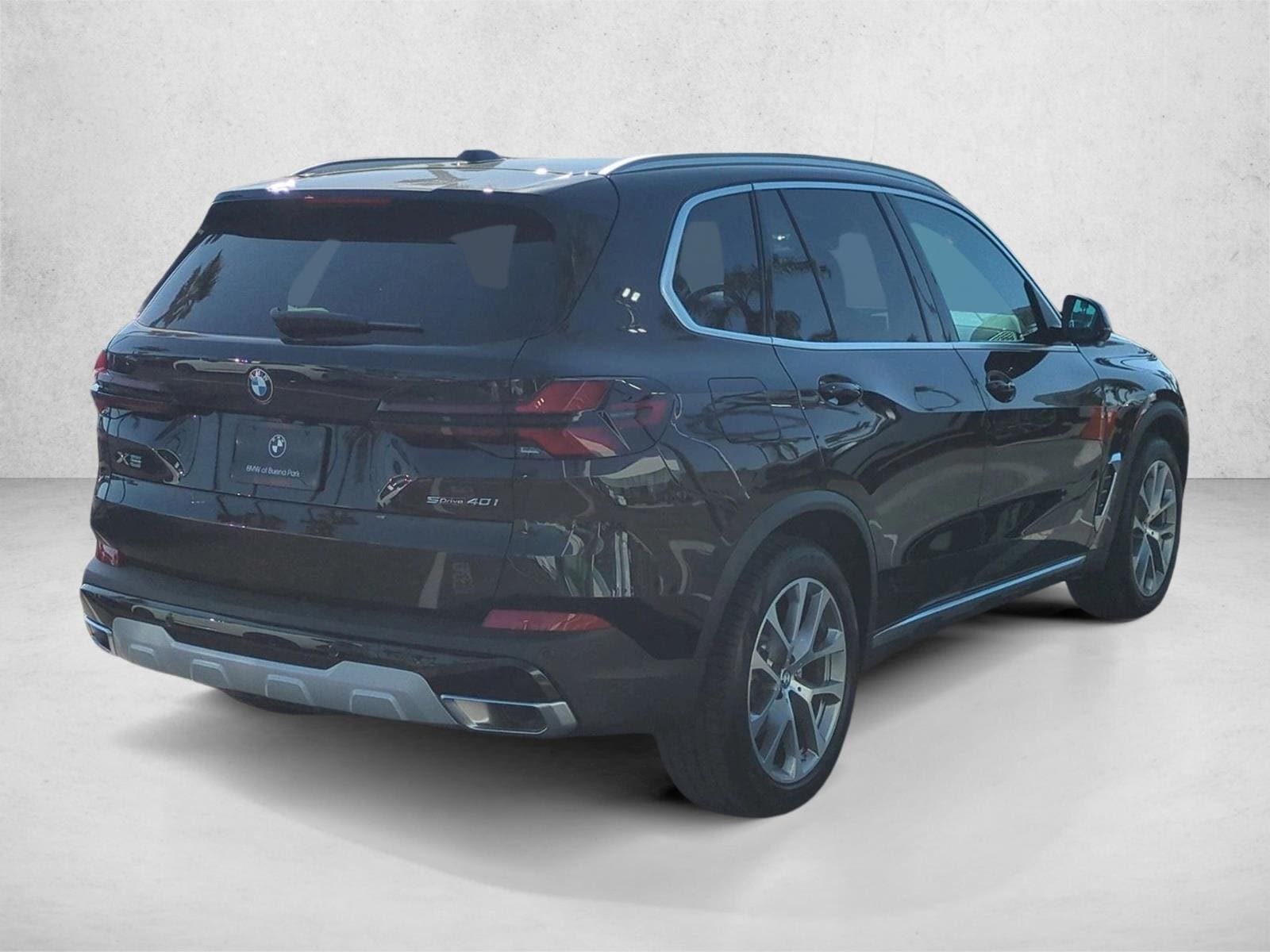 2026 BMW X5 sDrive40i photo 2
