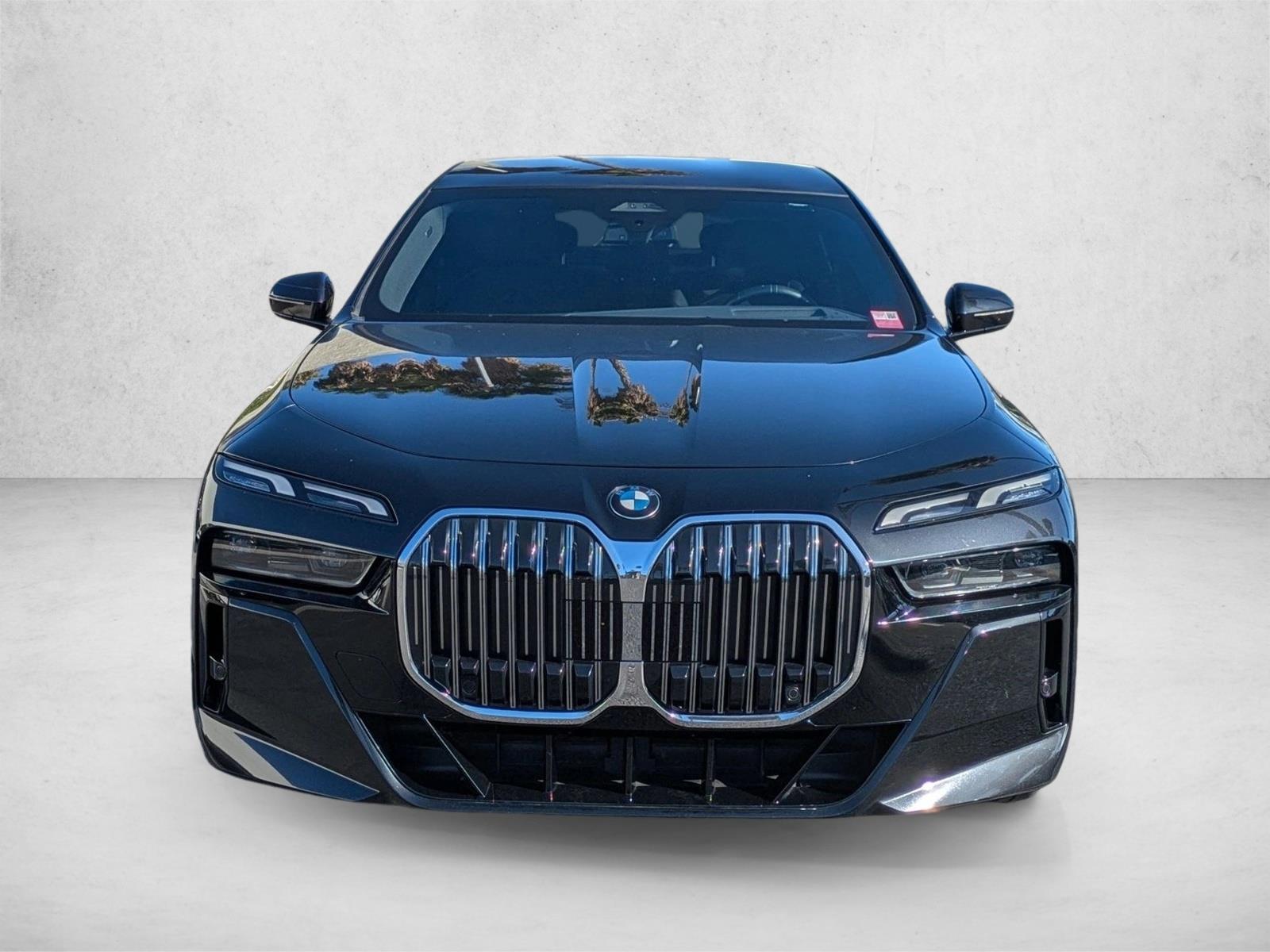 2023 Bmw 740i photo 2