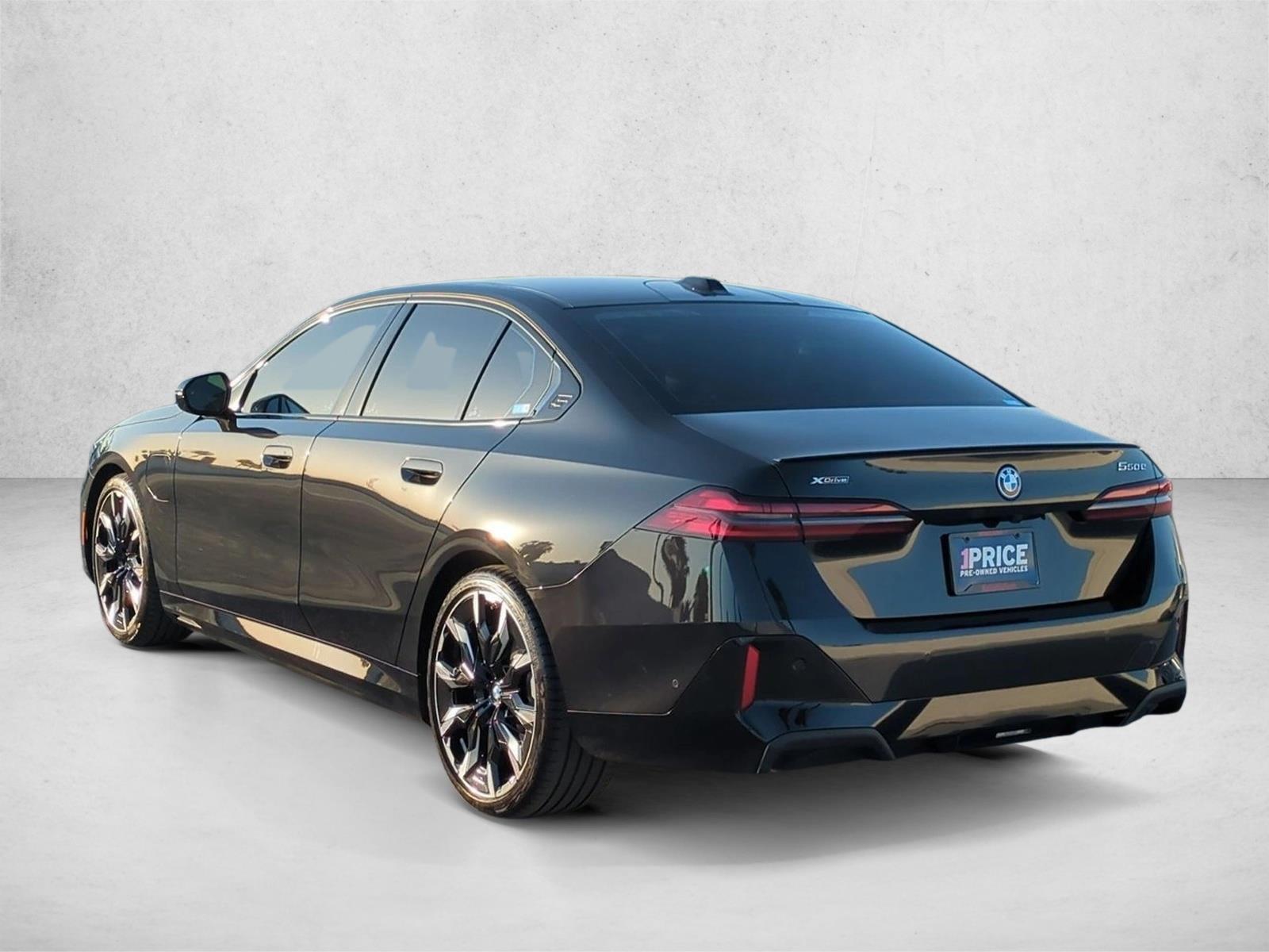 2026 BMW 550e xDrive photo 3