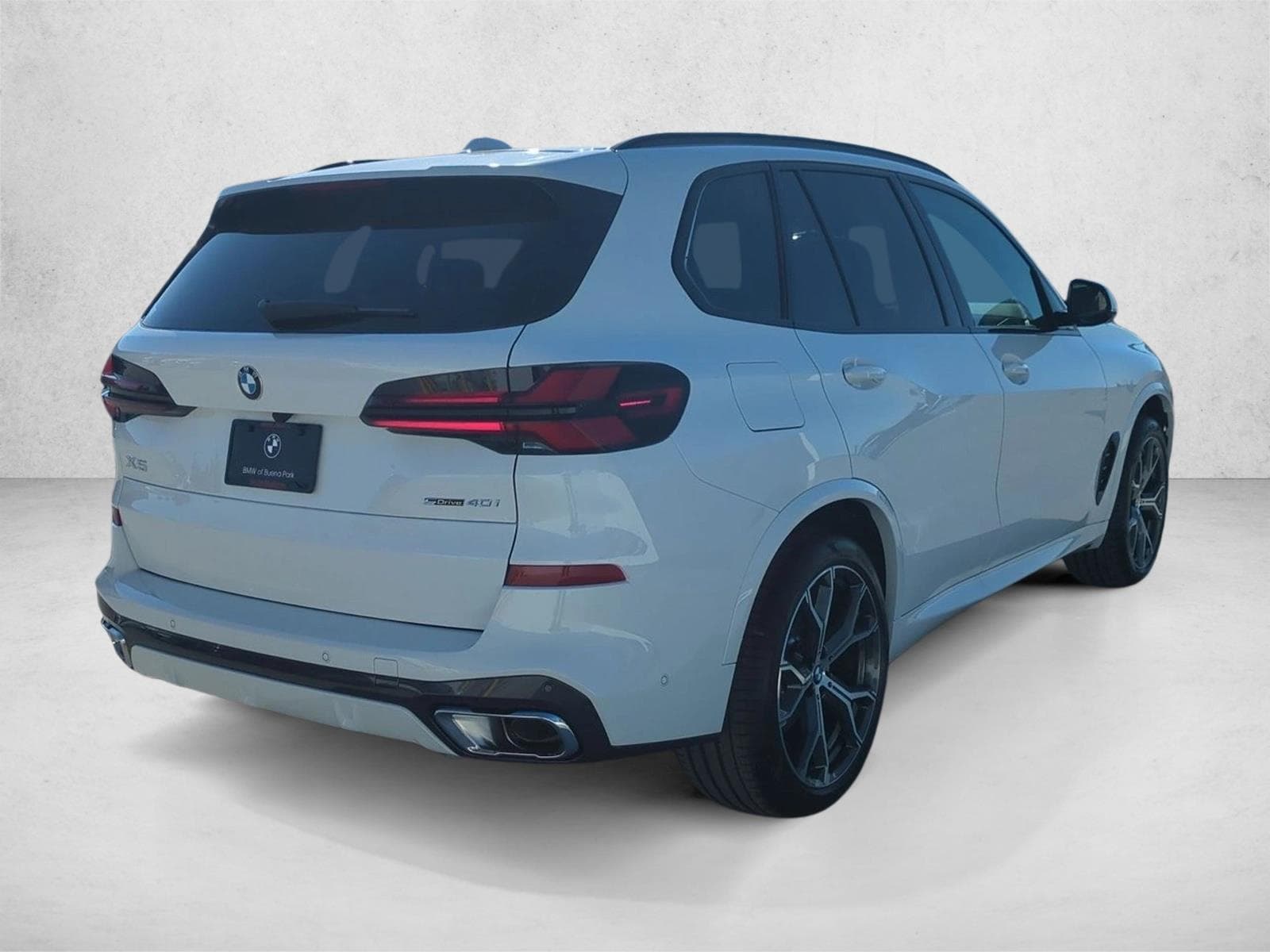 2026 BMW X5 sDrive40i photo 2