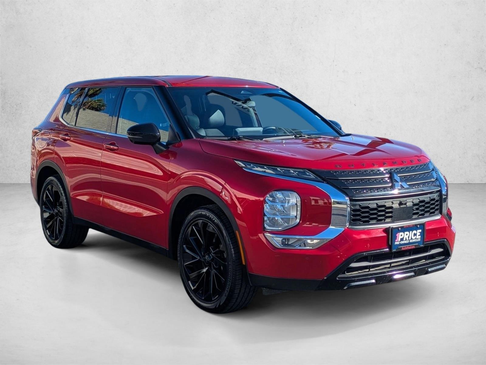 2023 Mitsubishi Outlander SE photo 3