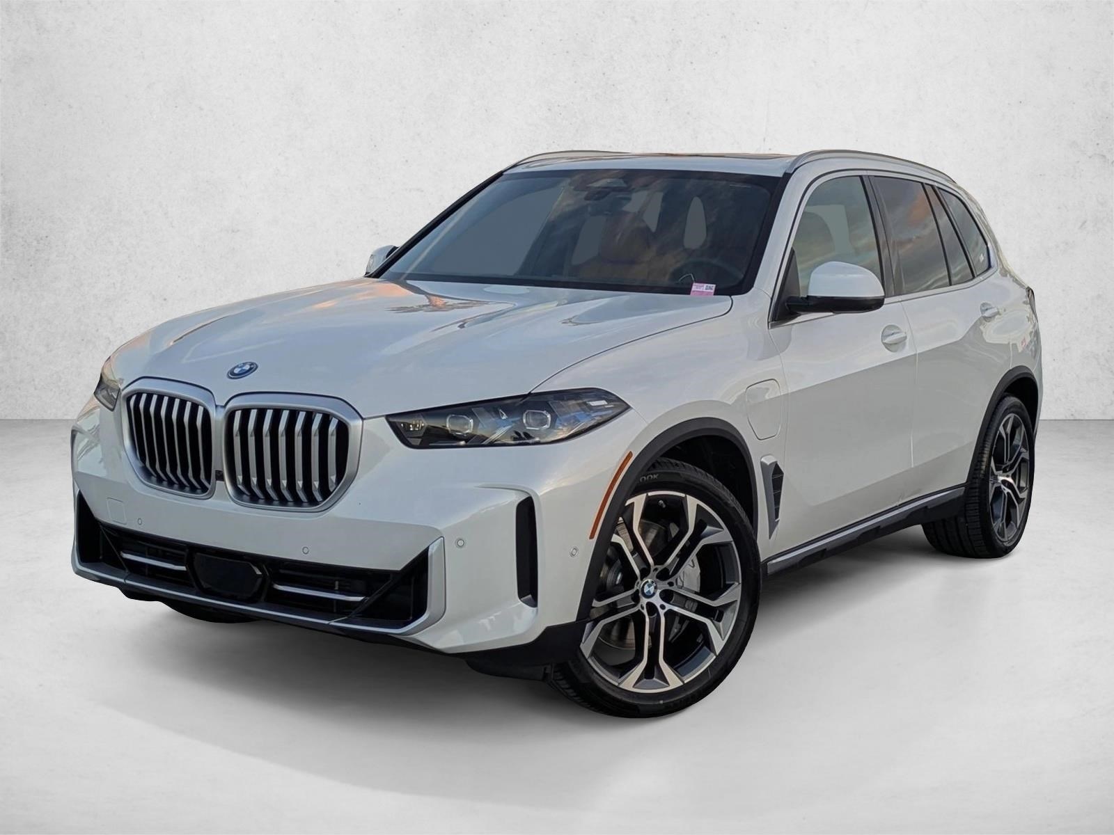 2026 BMW X5 50e's photo