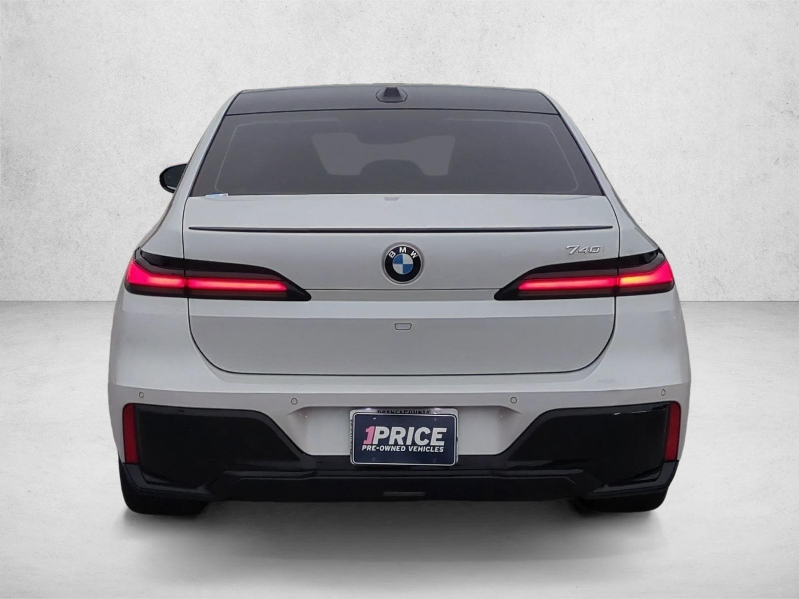 2023 BMW 740i photo 6