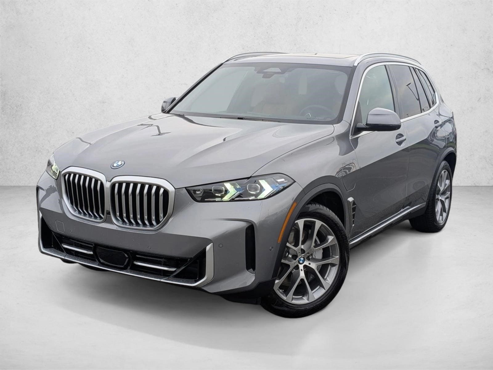 2026 BMW X5 50e's photo