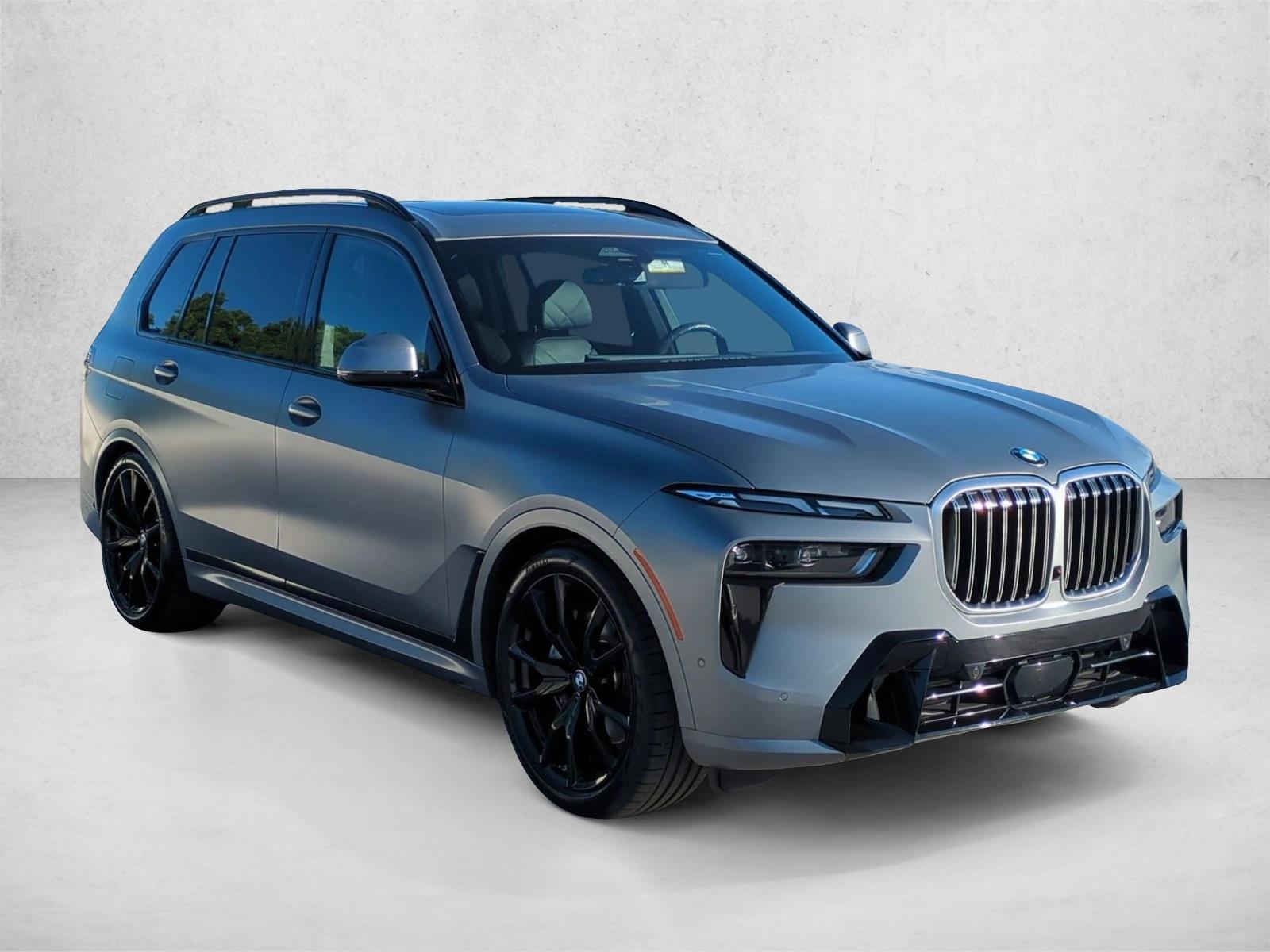 2023 BMW X7 xDrive40i photo 2