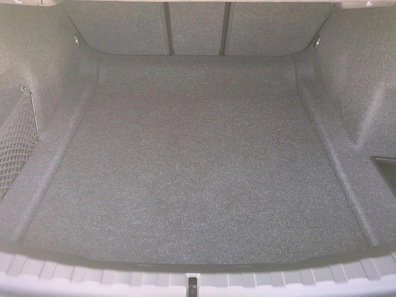 2025 BMW 330i photo 5