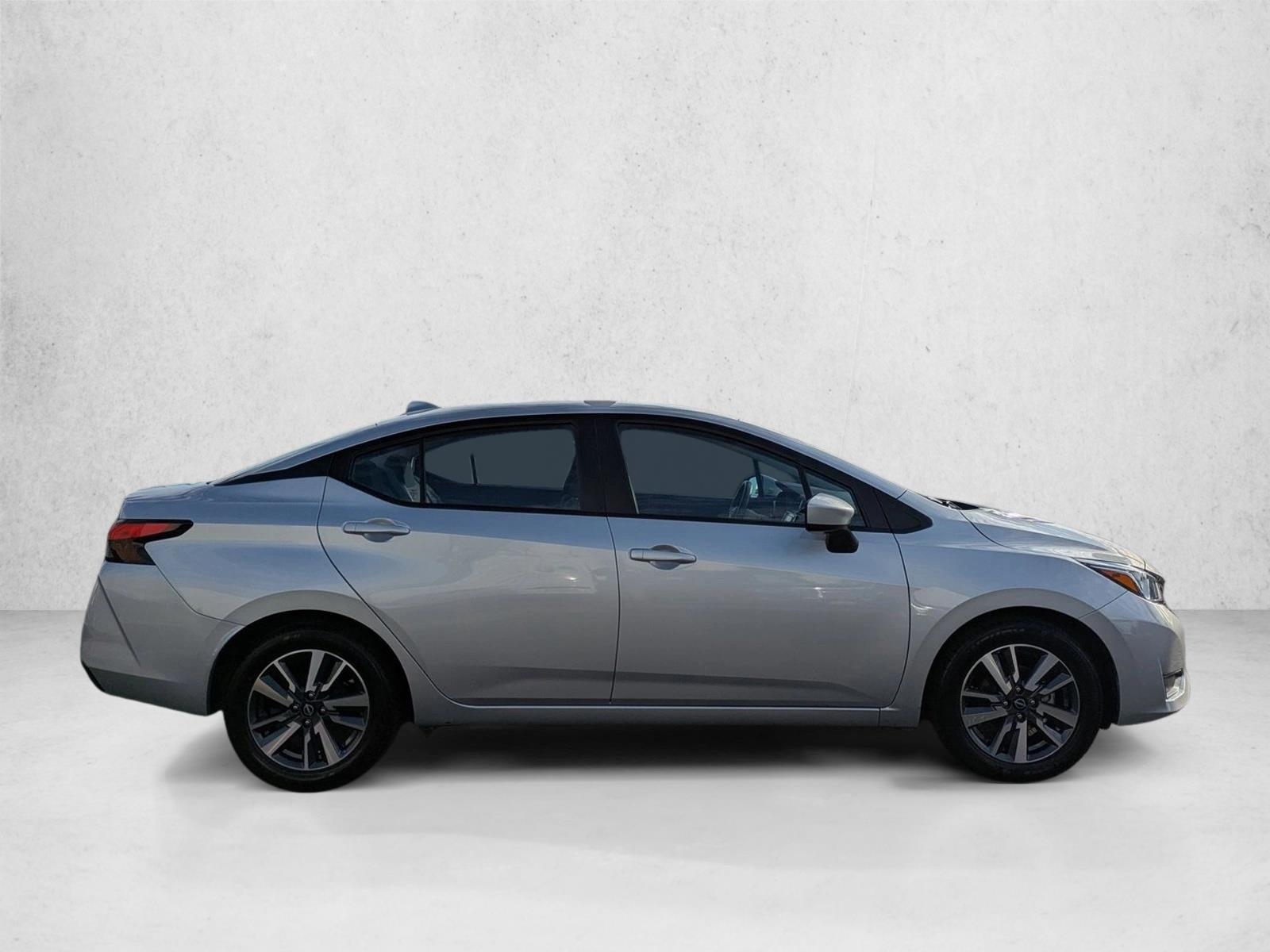 2024 Nissan Versa 1.6 SV photo 4