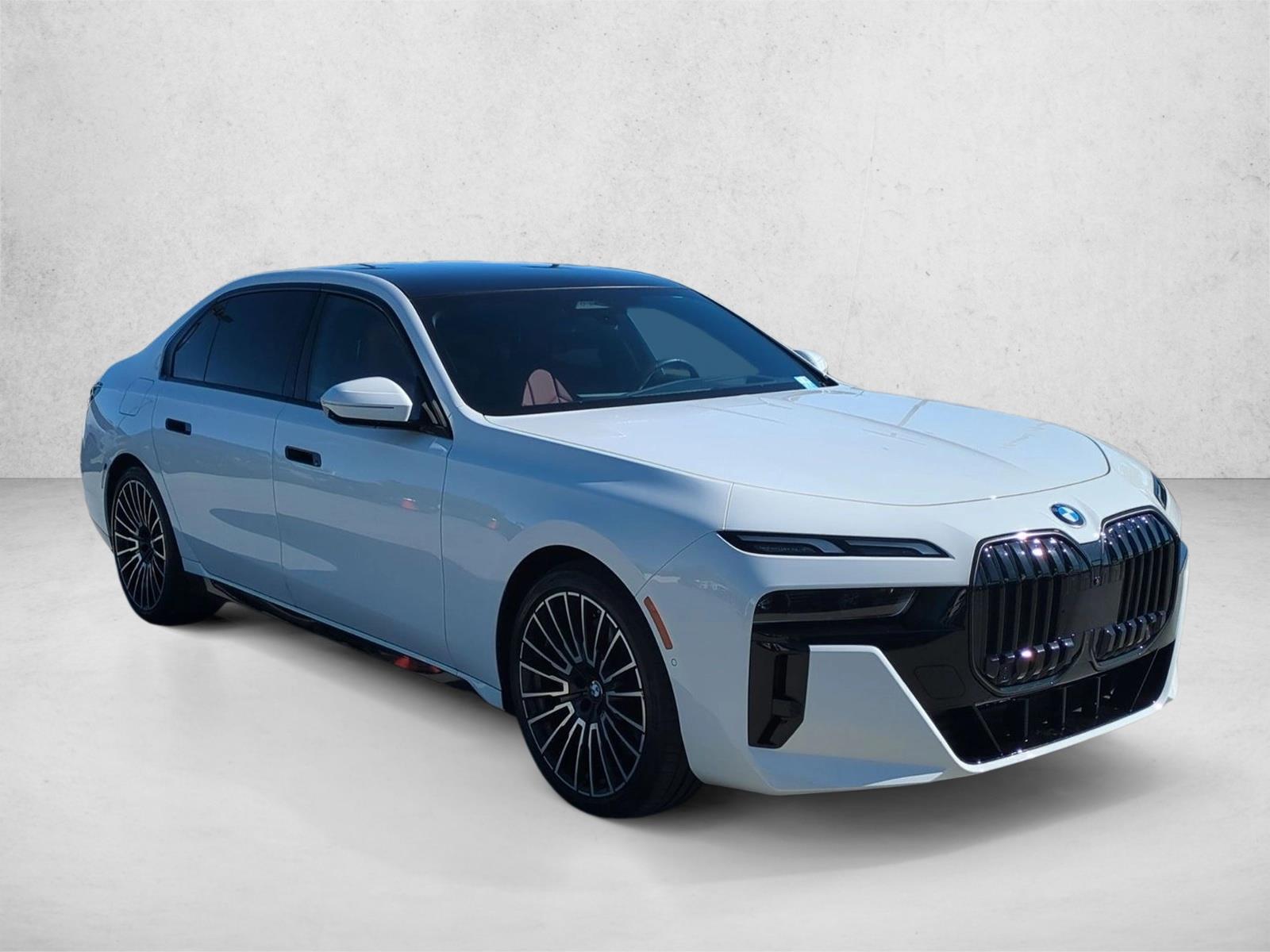 2024 BMW 740i photo 2