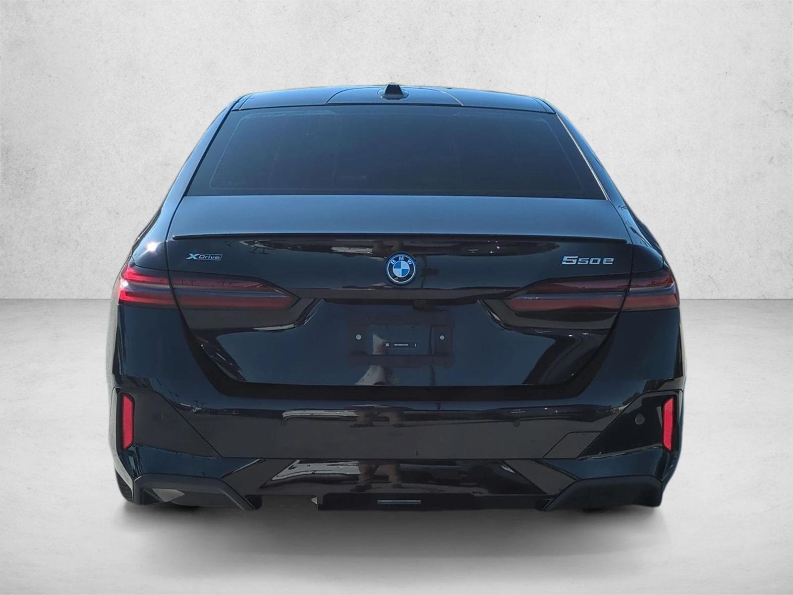 2026 BMW 550e xDrive photo 6