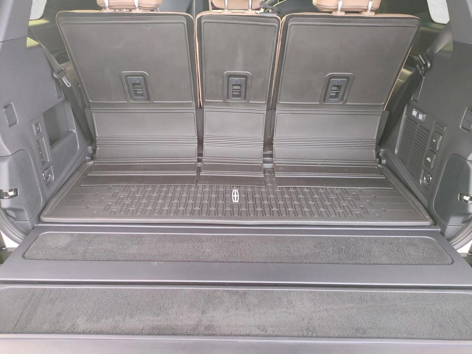 2025 Lincoln Navigator Black Label photo 5