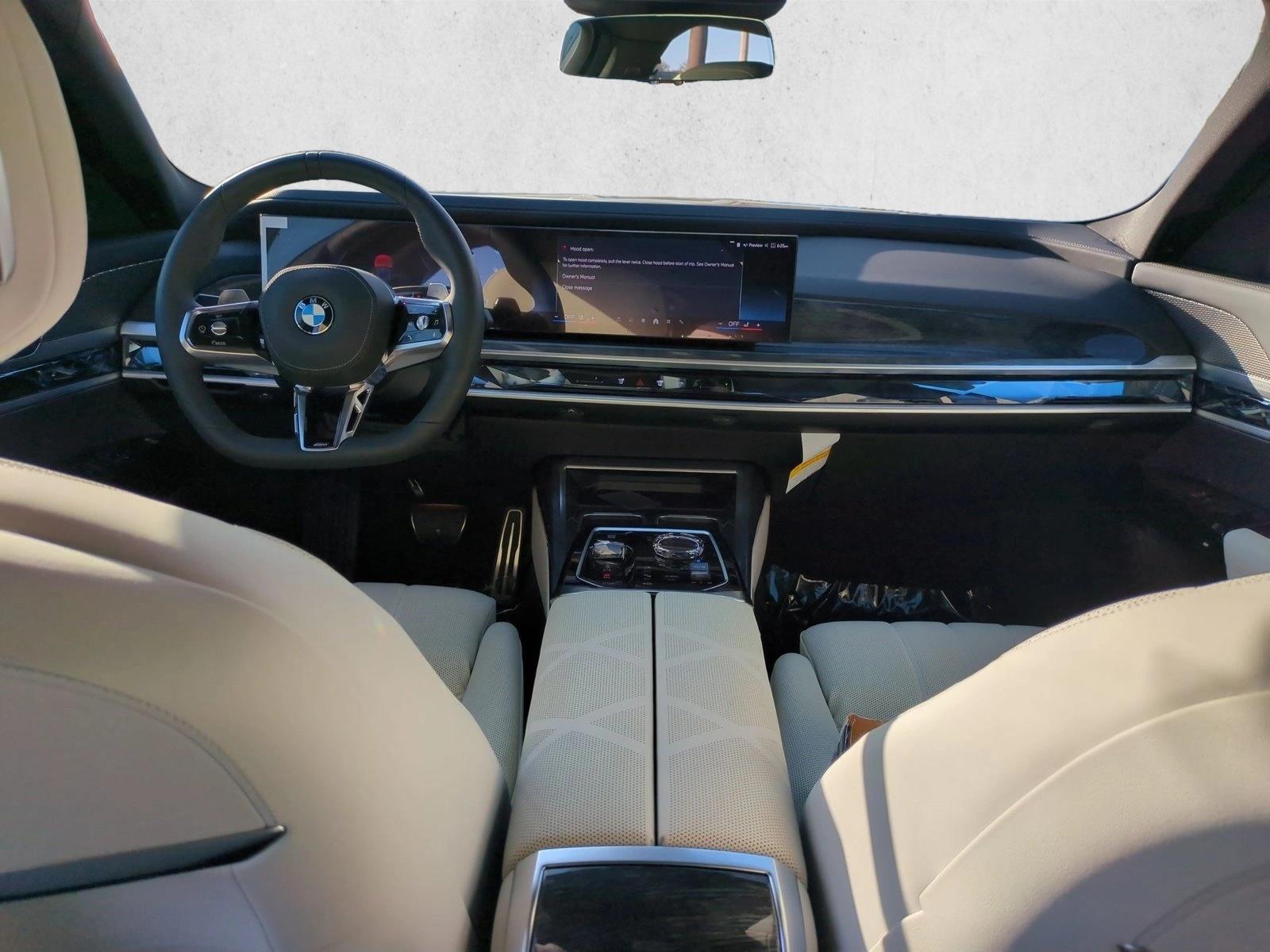 2025 BMW 7 Series 760i - Photo 15