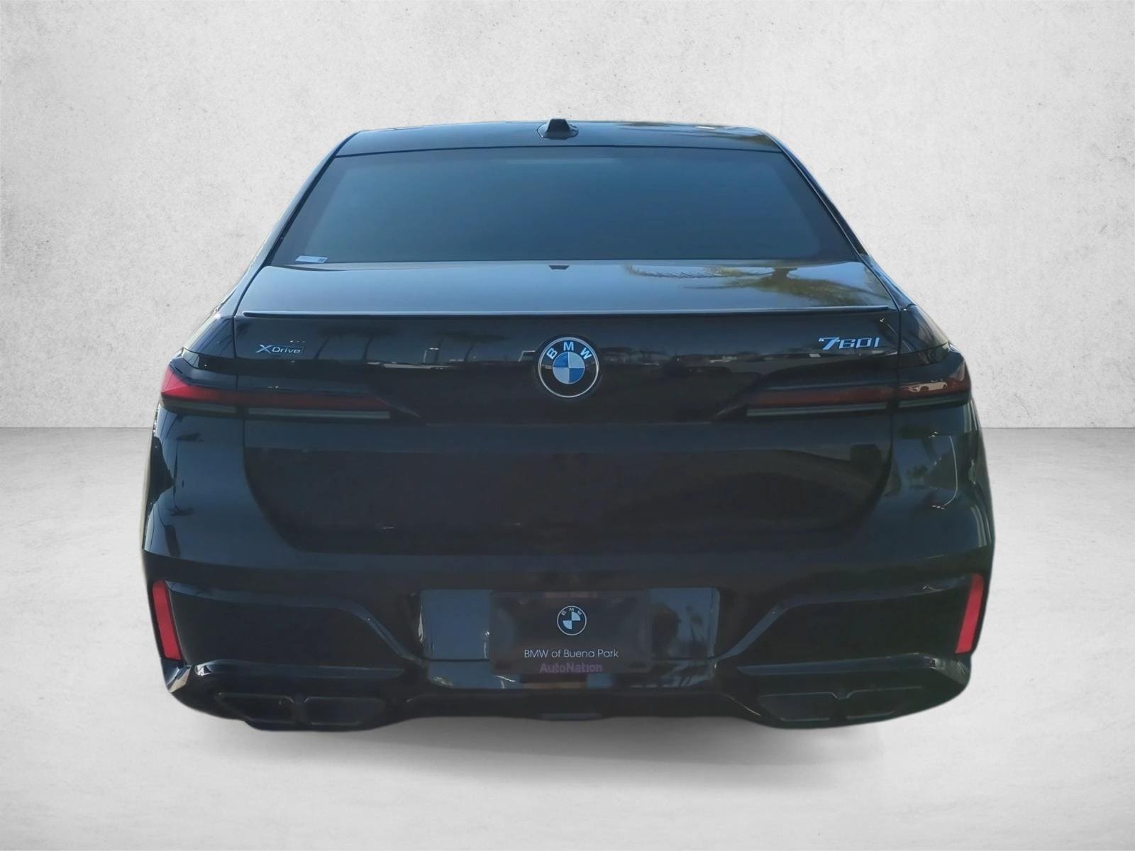 2025 BMW 7 Series 760i - Photo 8